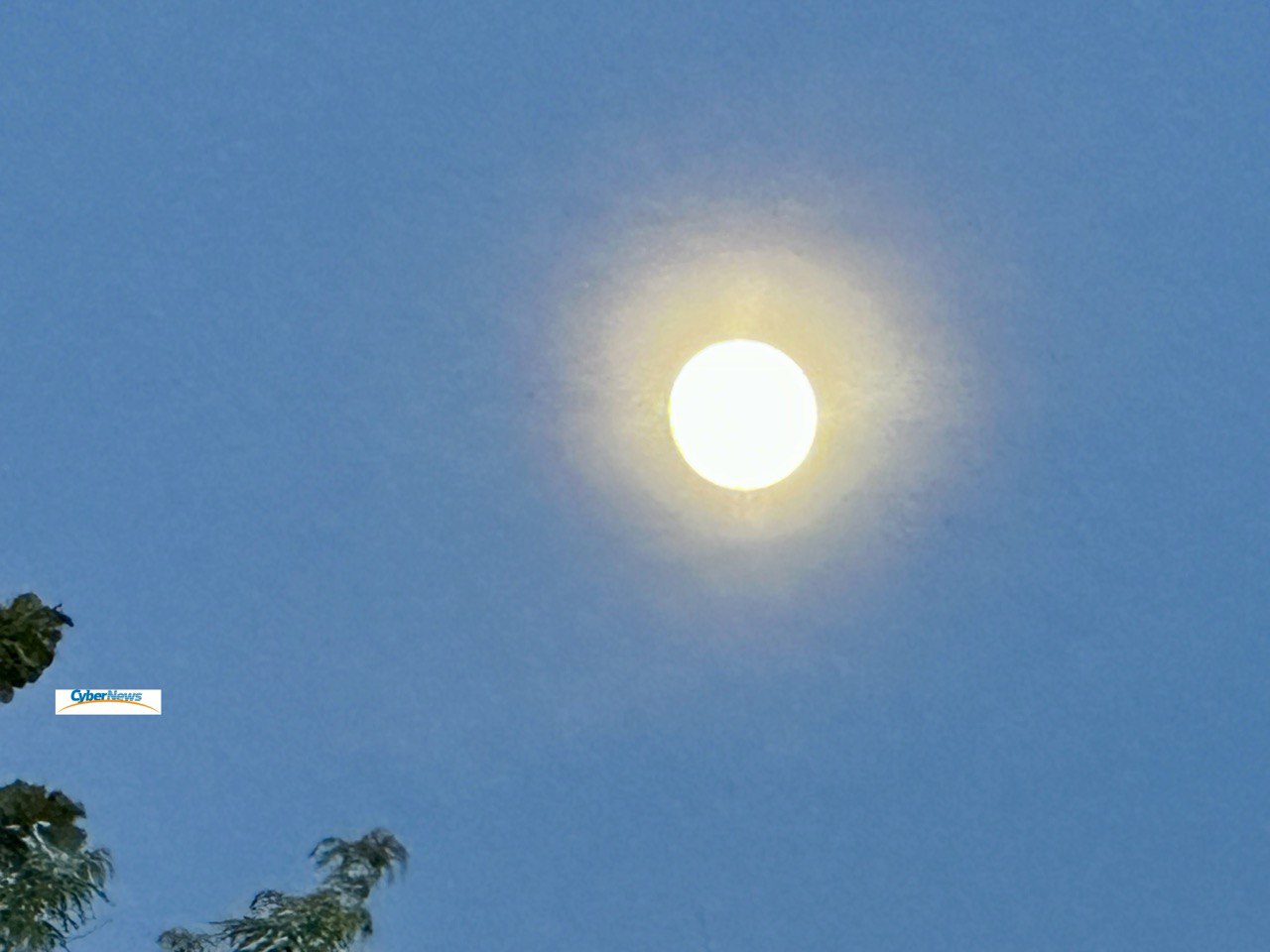 Aguaceros aislados, temperaturas altas y cielo brumoso