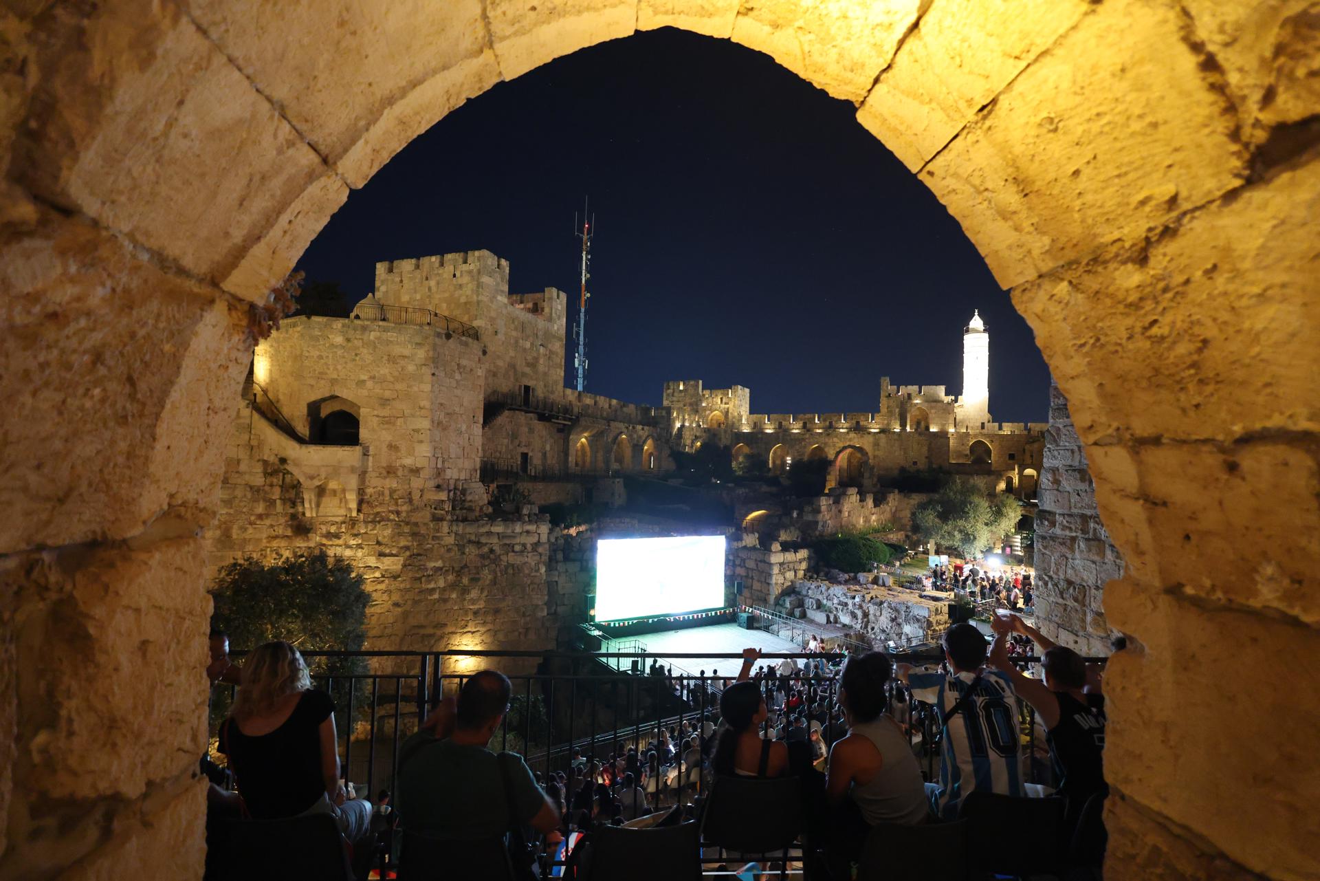 Jerusalén, dividida también en la final del Mundial