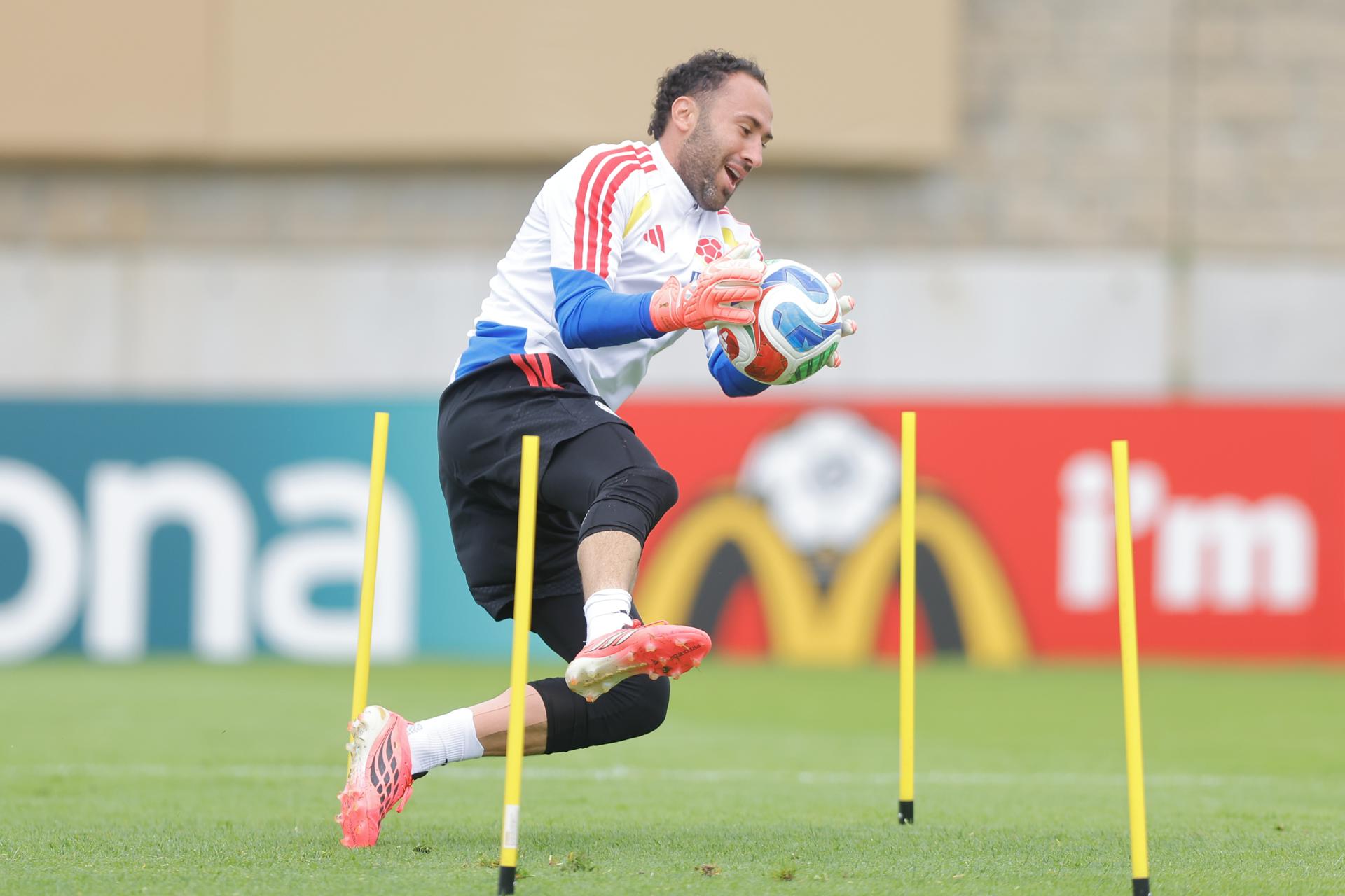 El guardameta colombiano David Ospina, nuevo refuerzo de Atlante