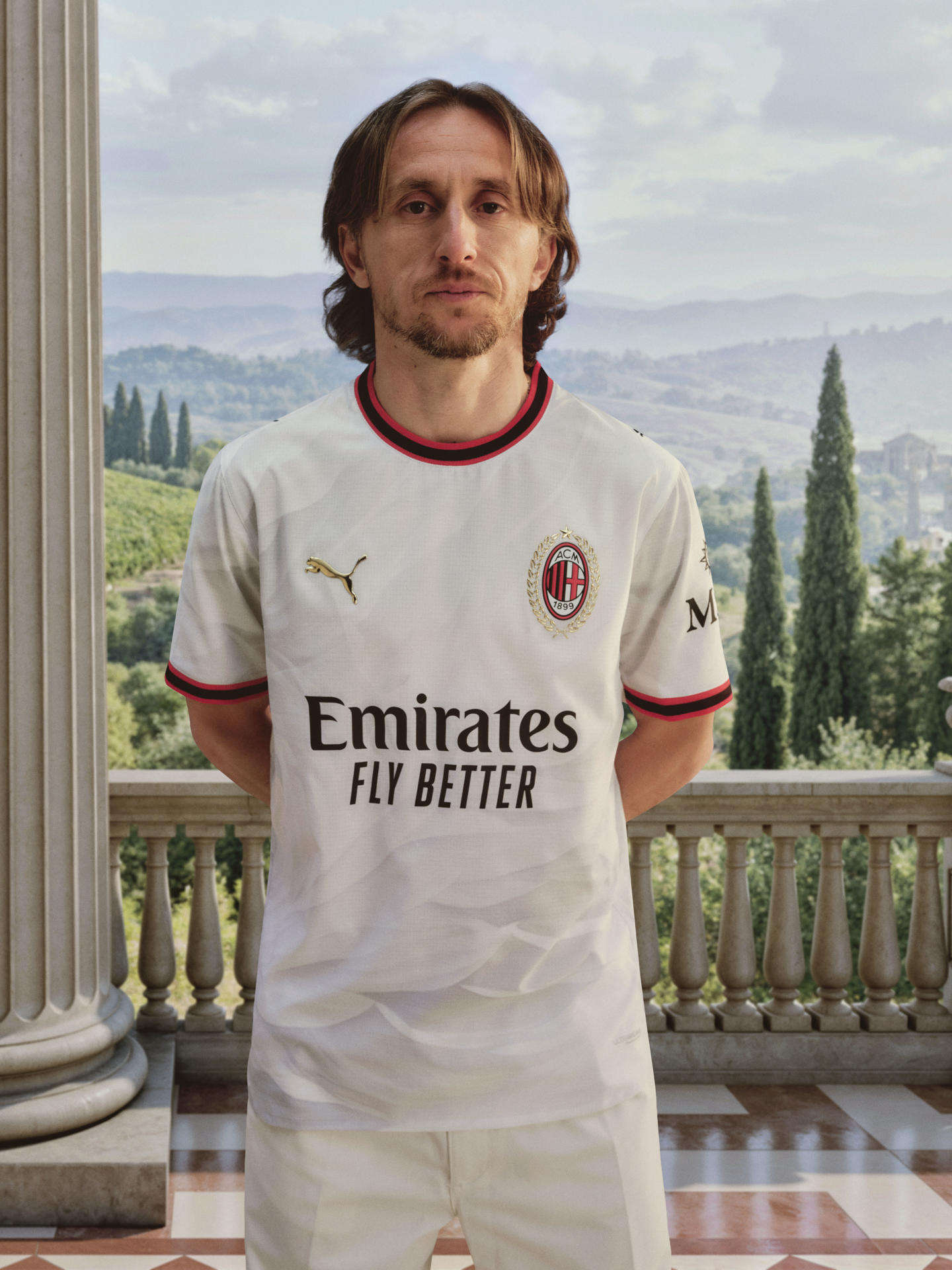 Modric renueva con el Milan una temporada más