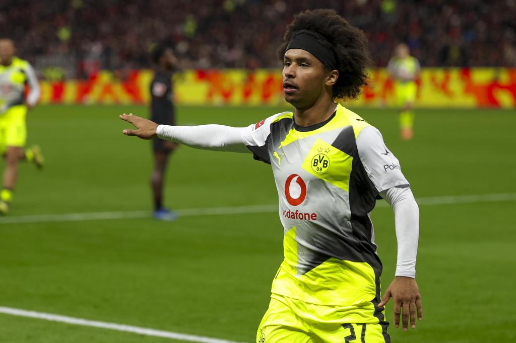 Adeyemi: «No temo a ningún jugador; si doy lo mejor de mí, tendré opciones de jugar»