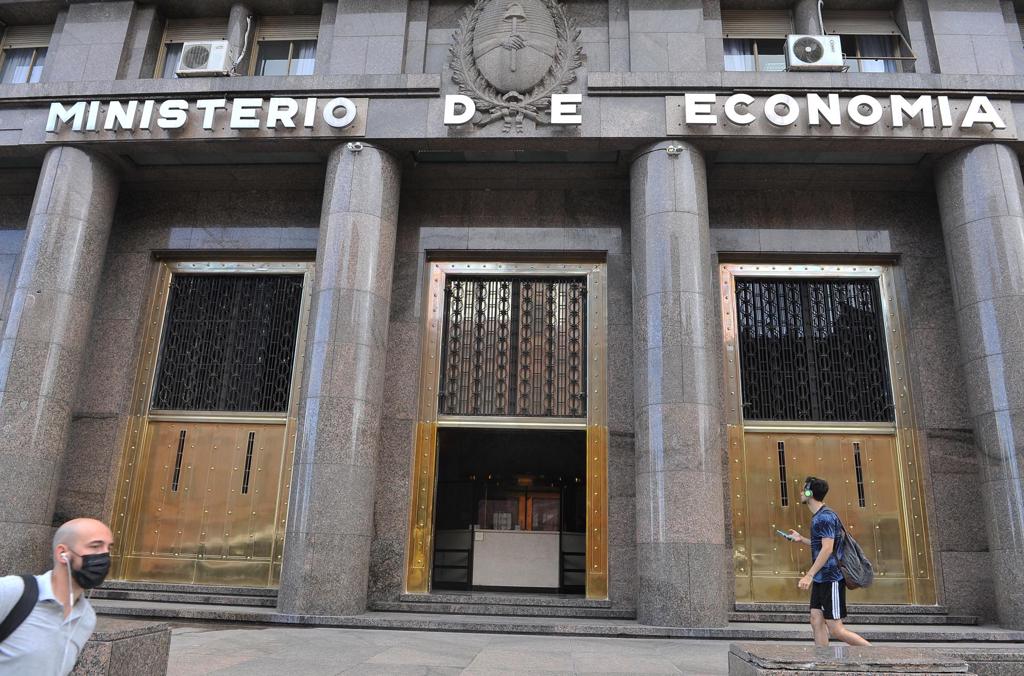 Argentina logra refinanciar todos sus vencimientos de deuda inminentes