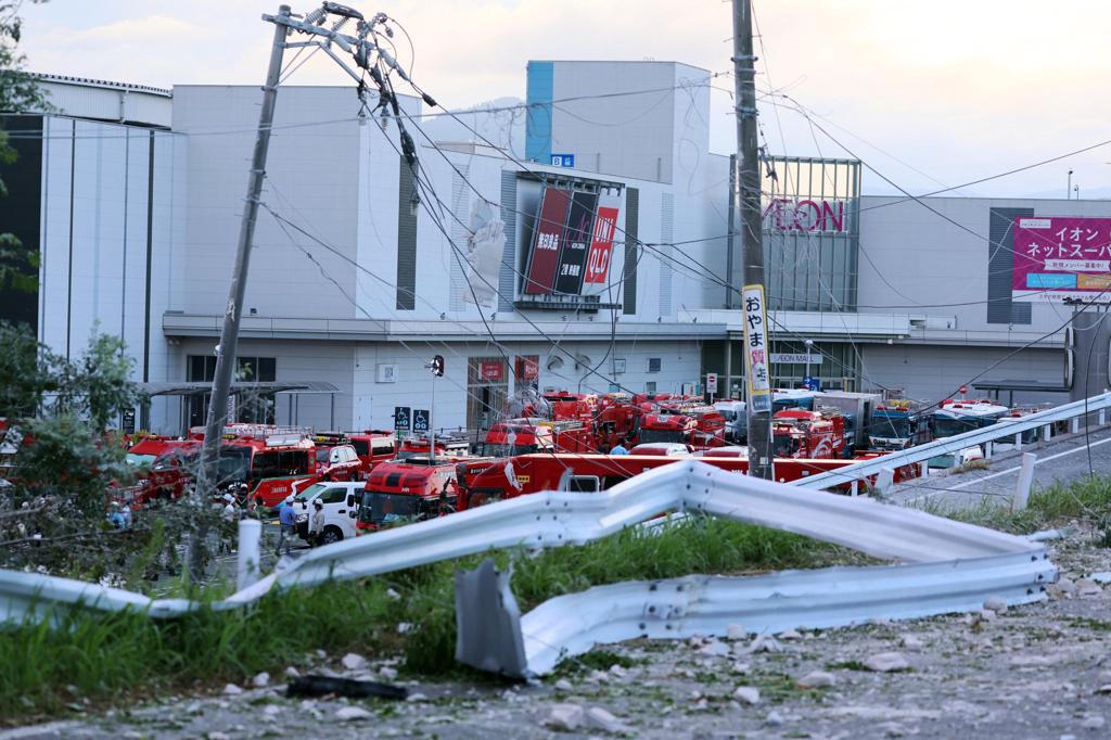 La explosión de un centro comercial sacude Japón tras el terremoto: «Fue aterrador»