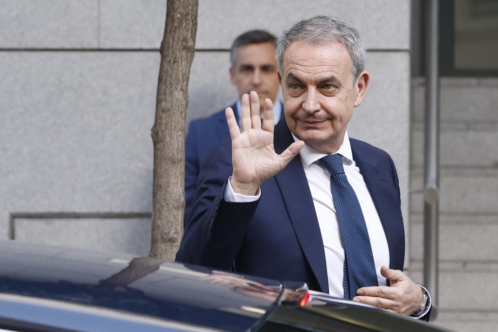 Aerolínea imputada en España asegura que Zapatero quería cobrar por mediar en su rescate
