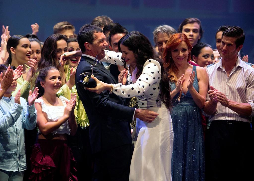 Rosalía, Banderas, el rey y la princesa Leonor, entre los favoritos para irse de cañas