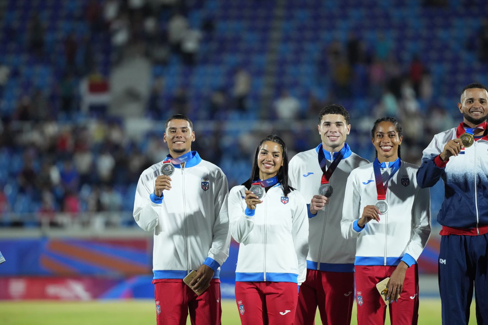 Otras cinco medallas para los boricuas en Santo Domingo 2026