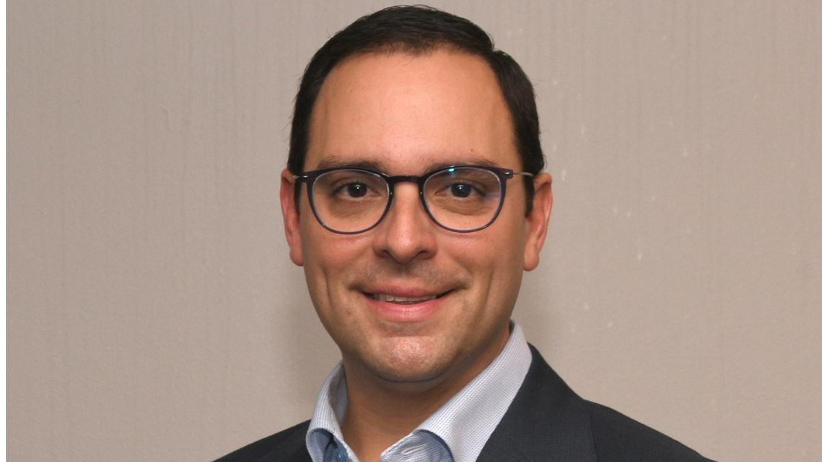 Renuncia «inmediatamente»presidente de la Junta de Gobierno de AAA
