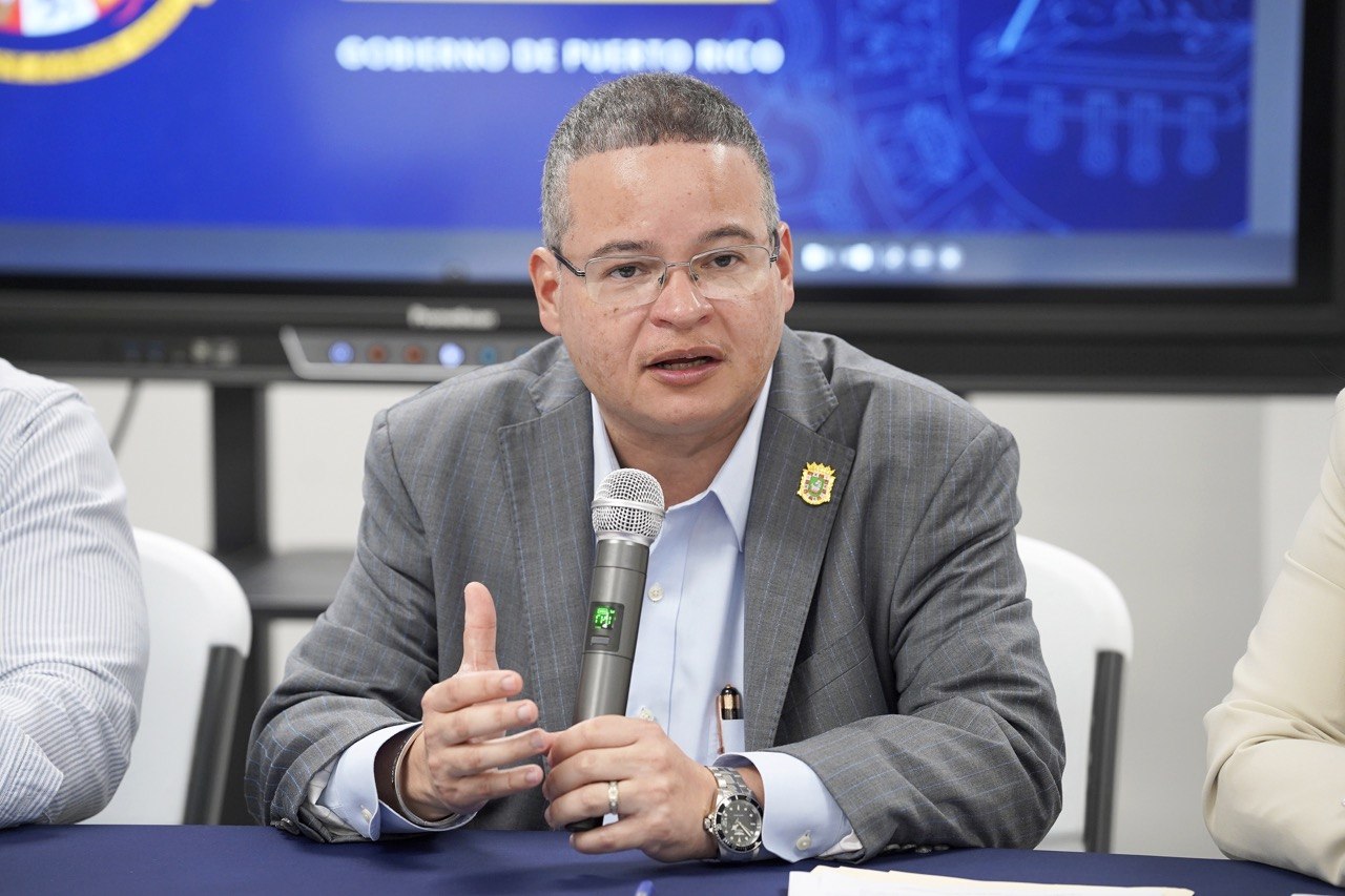 Salud autoriza importación de agua embotellada y hielo por 60 días