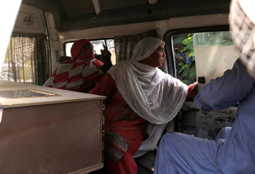 Pakistán cesa a un alto cargo e investiga fallos tras la muerte de 14 bebés en un hospital
