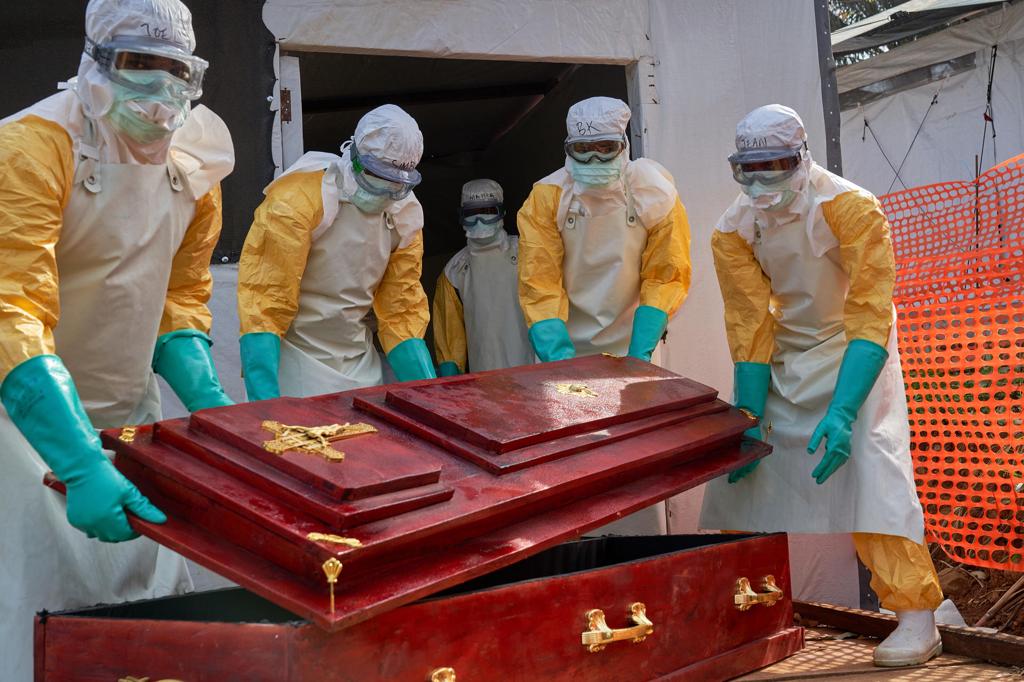 La OMS anuncia el fin del ébola en Uganda, mientras la RD Congo supera las 2.700 muertes
