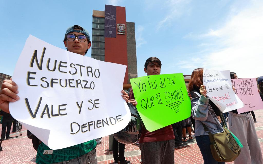 «Merezco mi lugar»: alumnos mexicanos piden claridad en el acceso a la mayor universidad