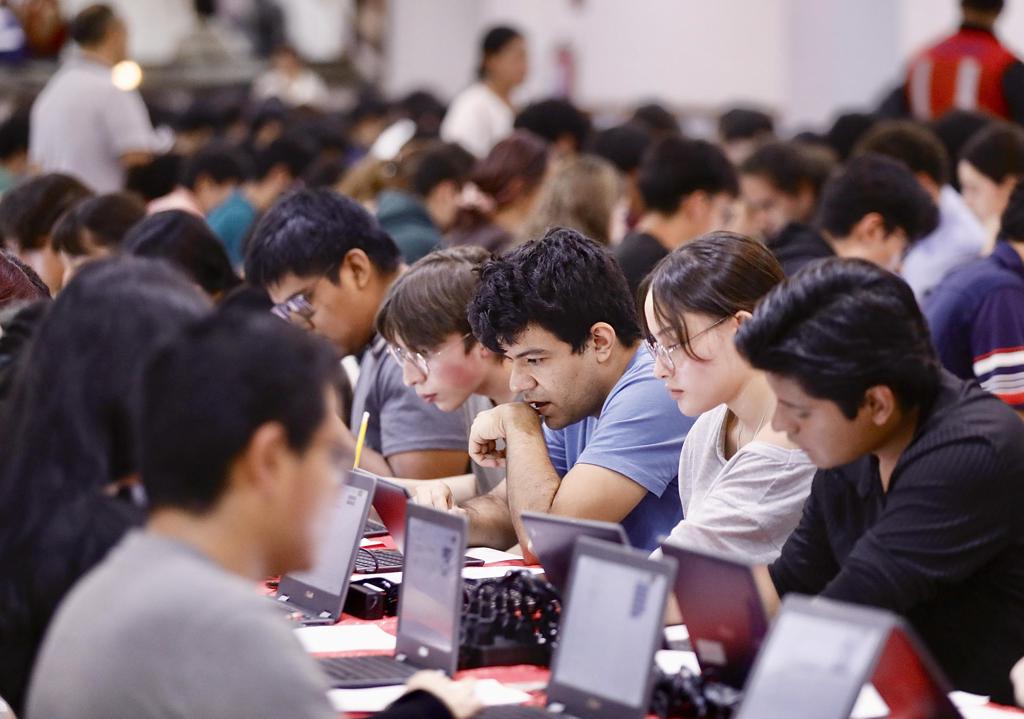Acaban sin incidentes primeras jornadas de examen presencial de UNAM tras polémica por IA