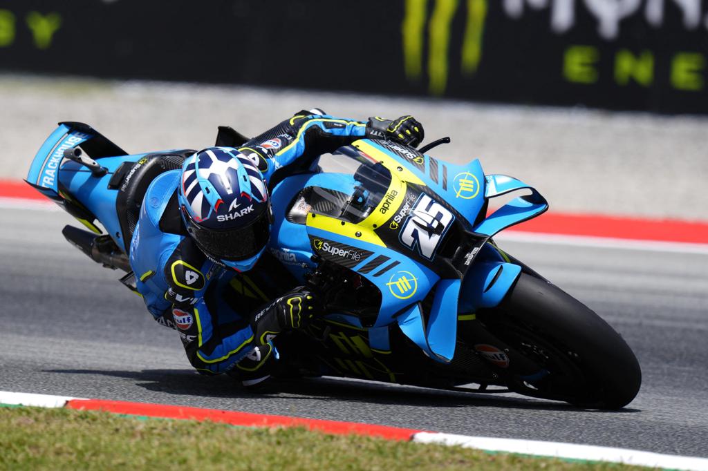 El español Raúl Fernández renueva por dos temporadas con la escudería Trackhouse Aprilia