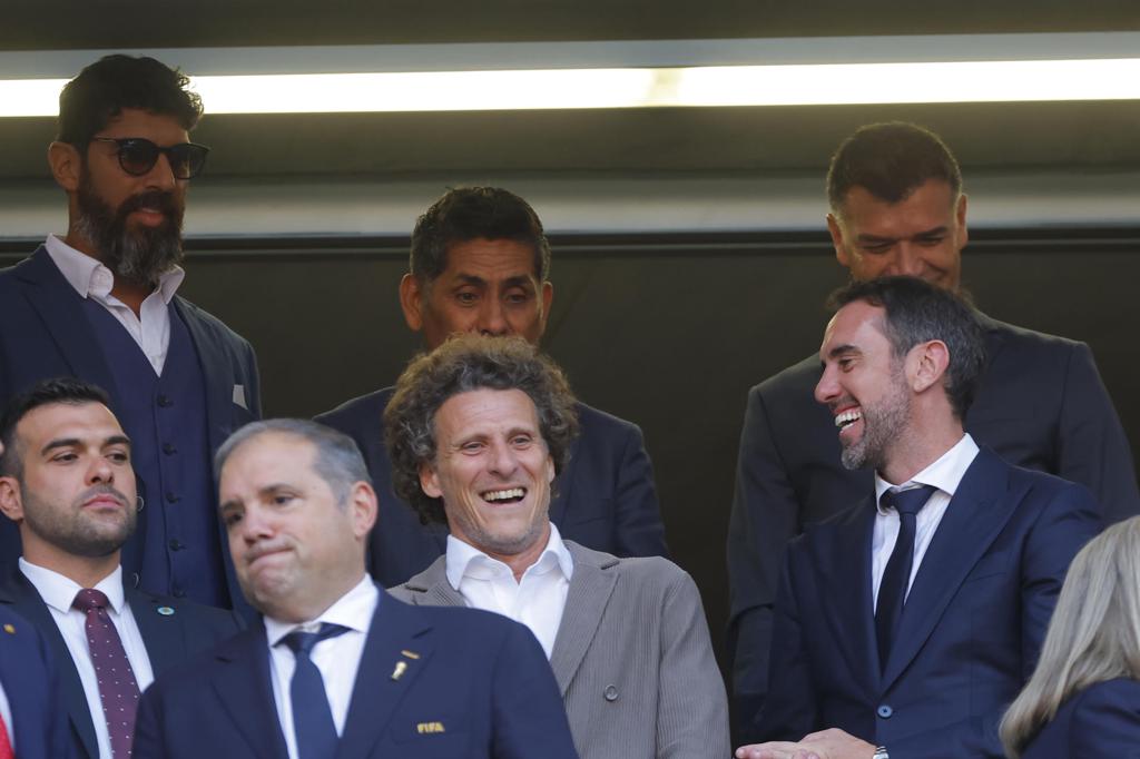 Diego Forlán, nuevo entrenador de la sub-20 de Uruguay y a cargo de la absoluta