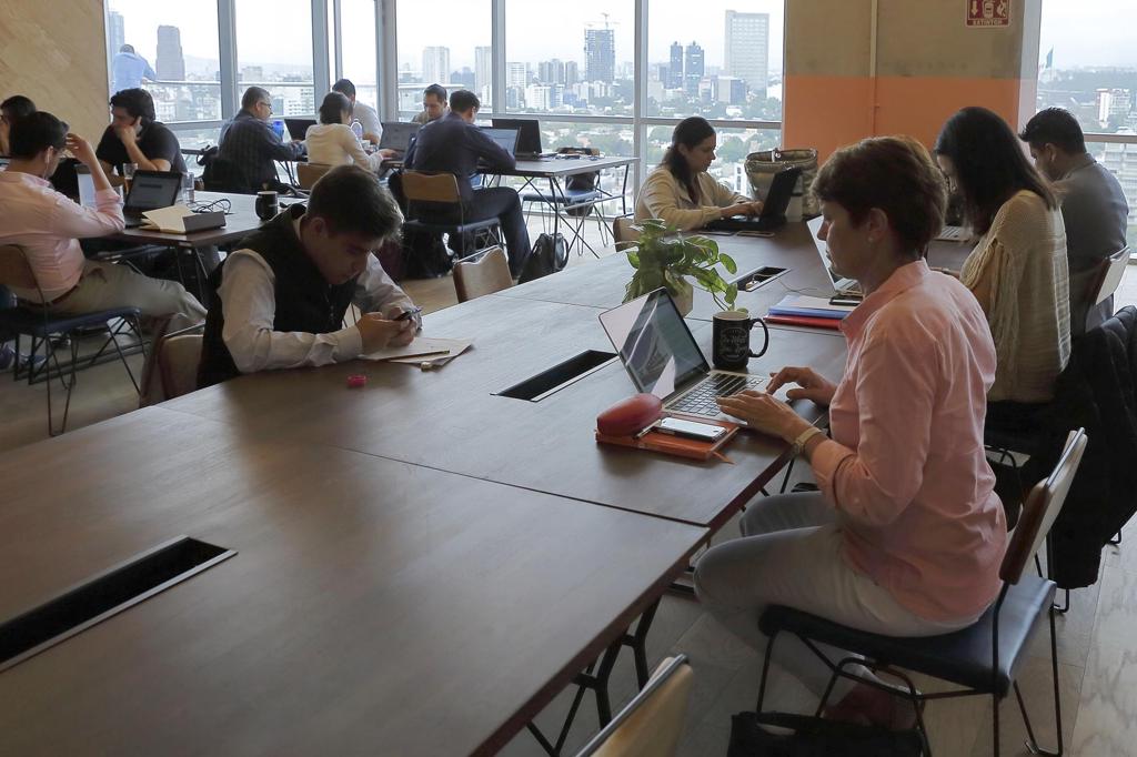 Cerca de tres millones de empleos en México tienen una exposición media o alta a la IA