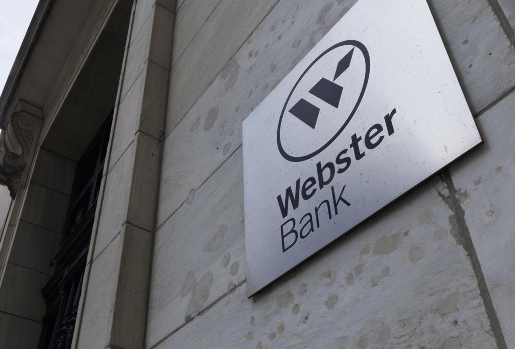 La Fed autoriza la compra de Webster Bank por parte del Banco Santander