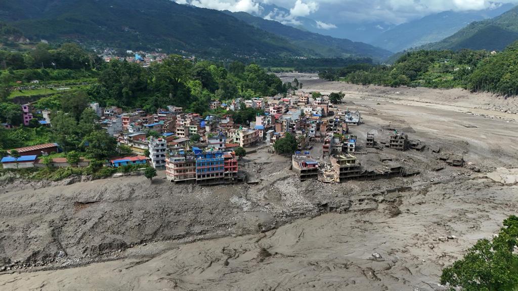 Suben a 160 los muertos tras la riada en Nepal que deja más de 700 personas desaparecidas