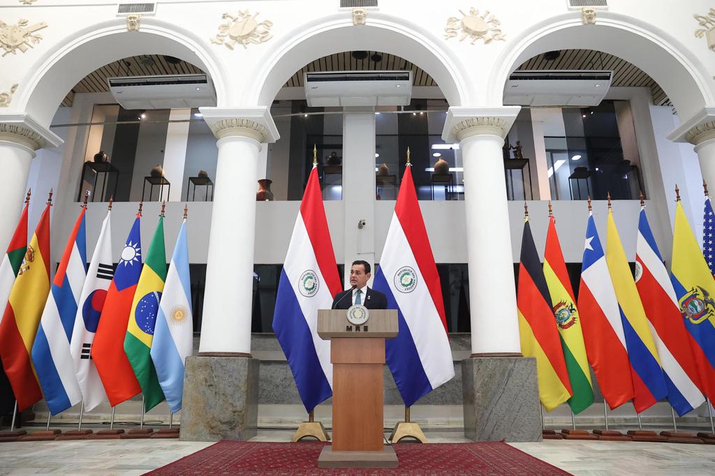 Paraguay convoca a embajador brasileño tras declaraciones de Lula sobre guerra en 1864