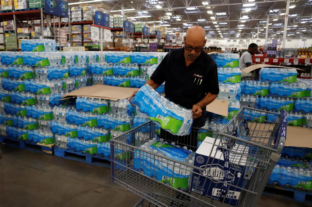 DACO asegura un amplio abasto de agua embotellada para abastecer a toda la población