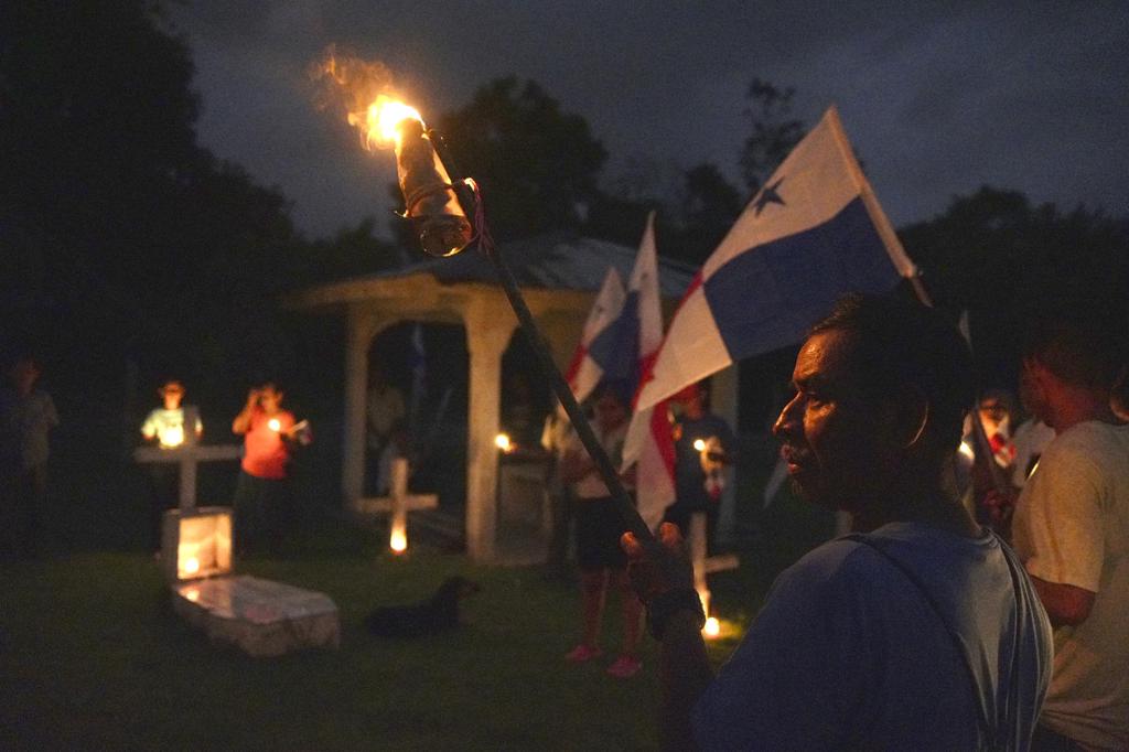 «Están muertos, pero duele»: trasladan cementerios por nuevo embalse del Canal de Panamá