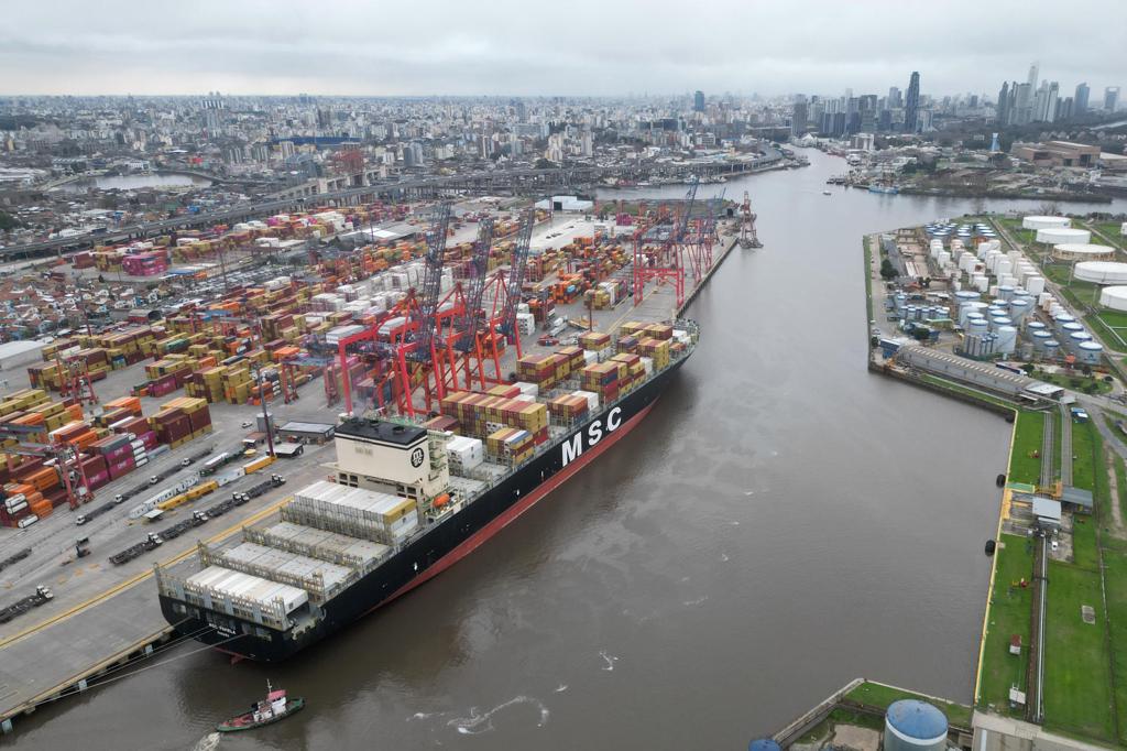 Portavoz de Milei dice que decreto que generó huelga en puertos busca mejorar competencia