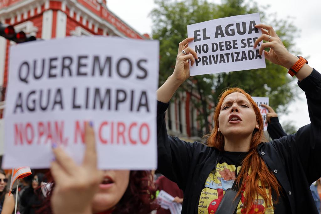 Habitantes del oeste de México alertan de agua contaminada durante el Agua KK Fest