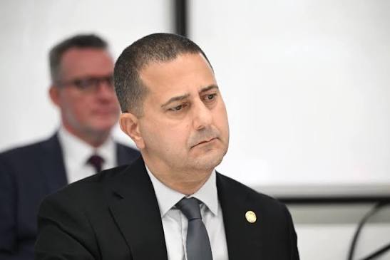 Renuncia secretario de Corrección por presunta presión de Francisco Domenech