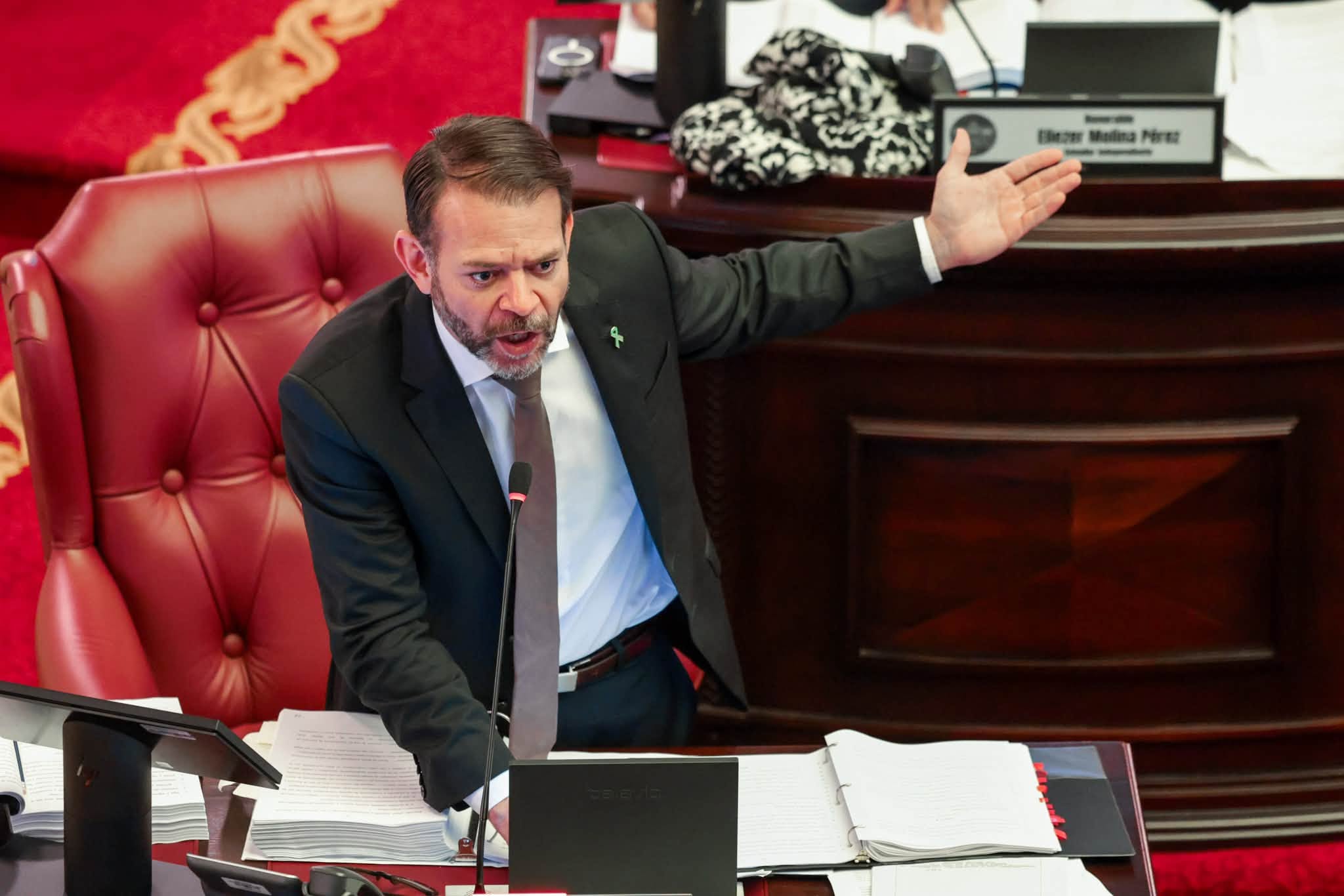 El senador Adrián González Costa - fotos redes del Senado.