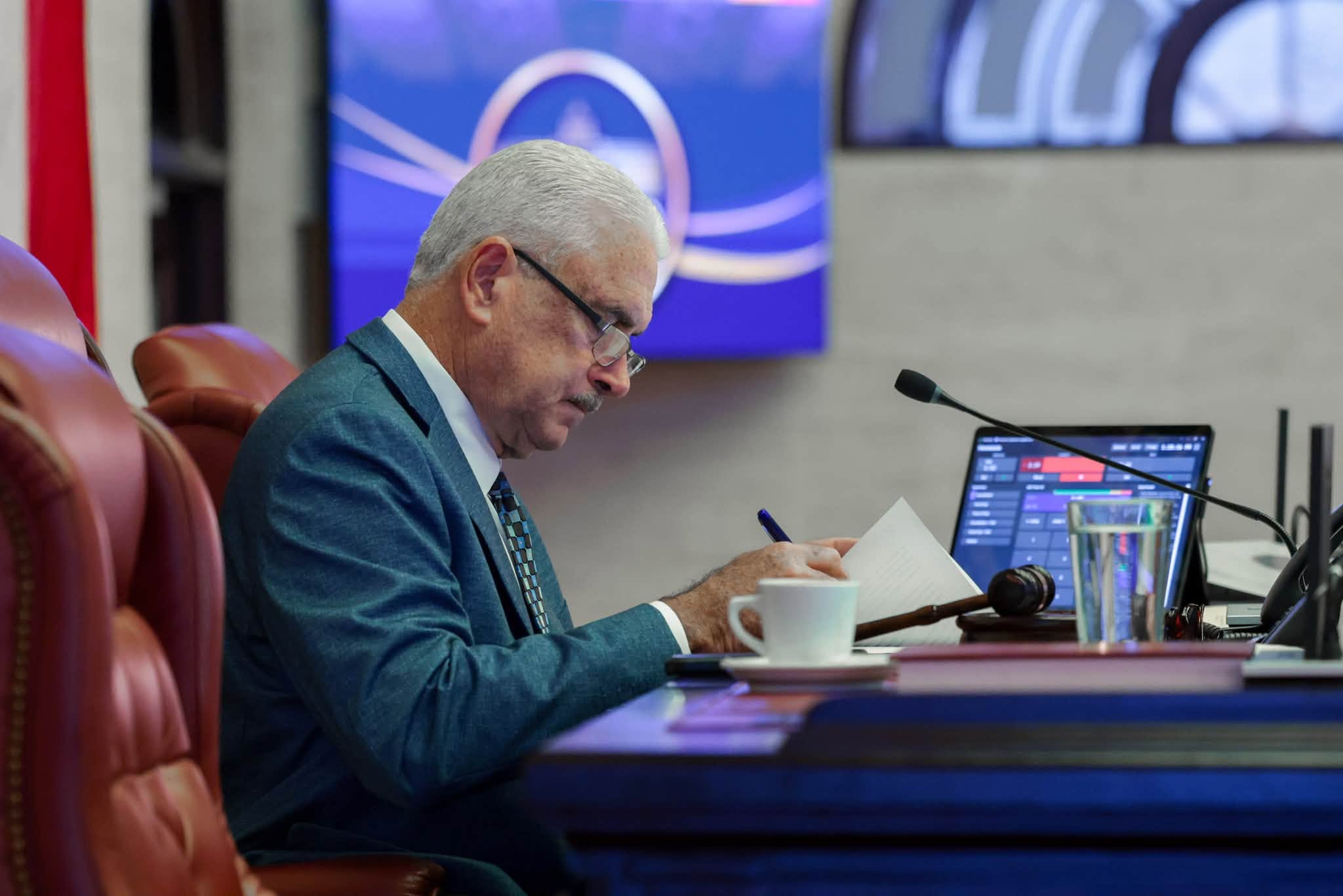 ¿Aprobar o aplazar? Senado encara hoy la reforma de permisos