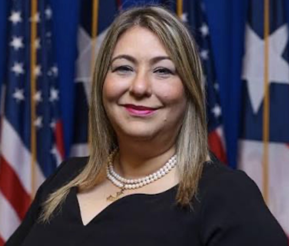 Anticipan inminente salida de Suzanne Roig de Familia