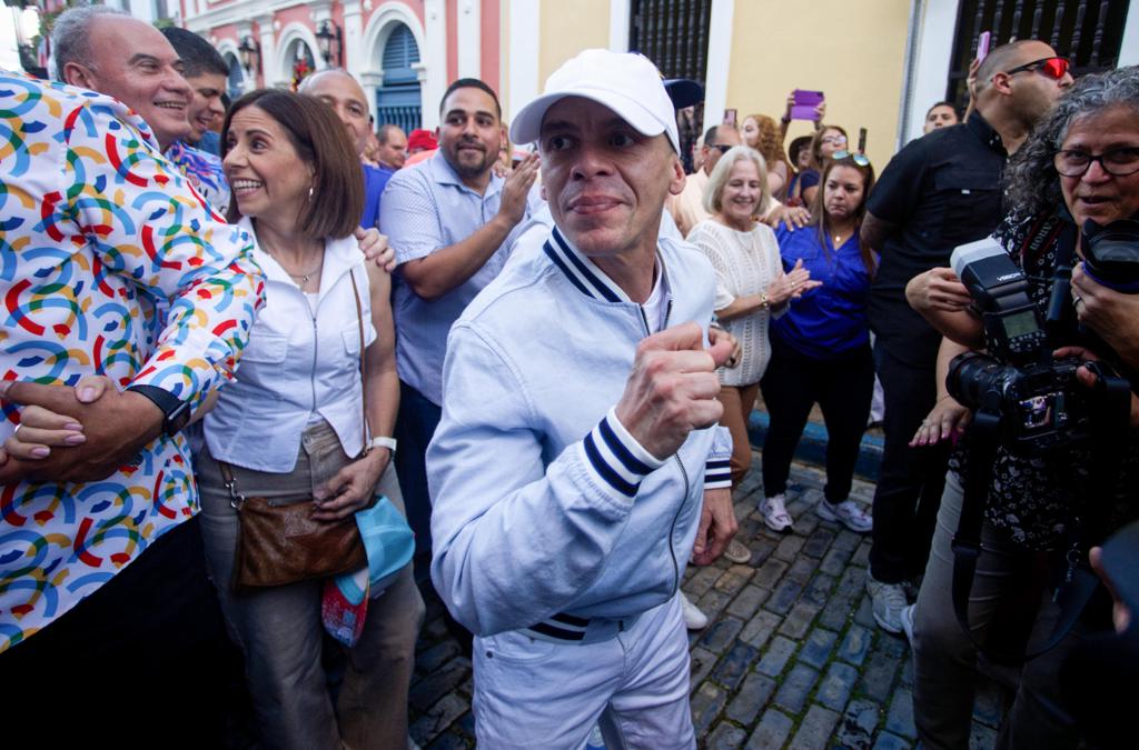 Vico C se recupera "favorablemente" tras una cirugía de la columna cervical en Colombia