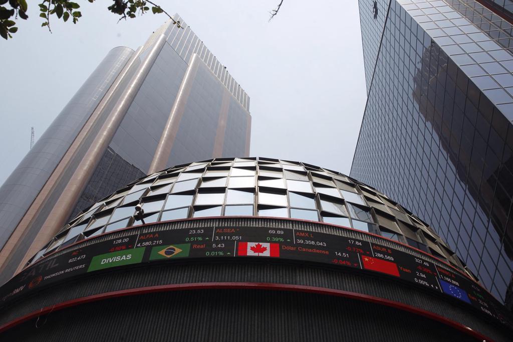 La Bolsa de México registra pérdida semanal del 0,71 % y se ubica en 64.531,68 unidades