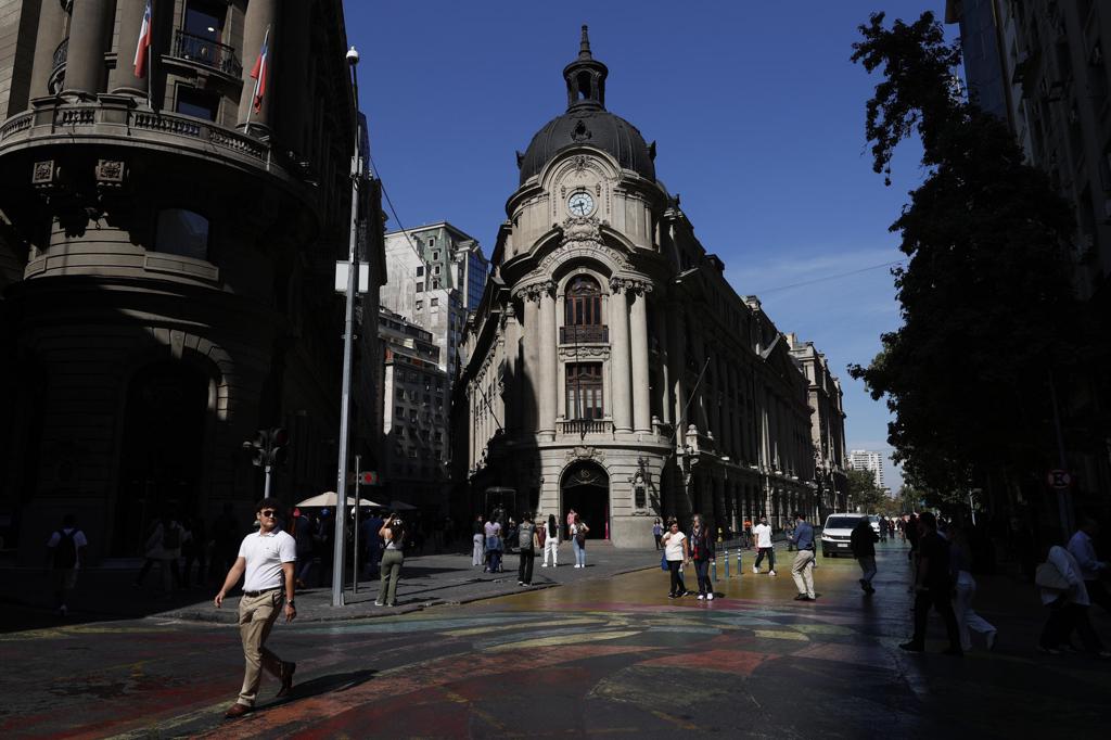 Chile lidera la inclusión financiera en Latinoamérica gracias a uso profundo de servicios