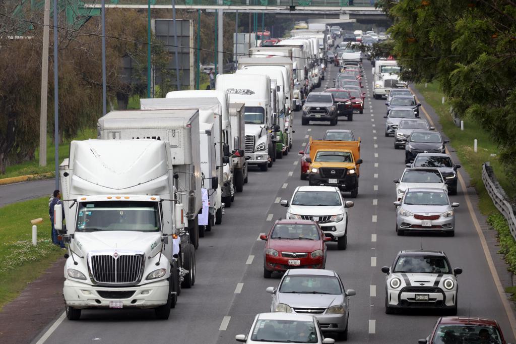 México pide a los transportistas evitar bloqueos que afecten a la población
