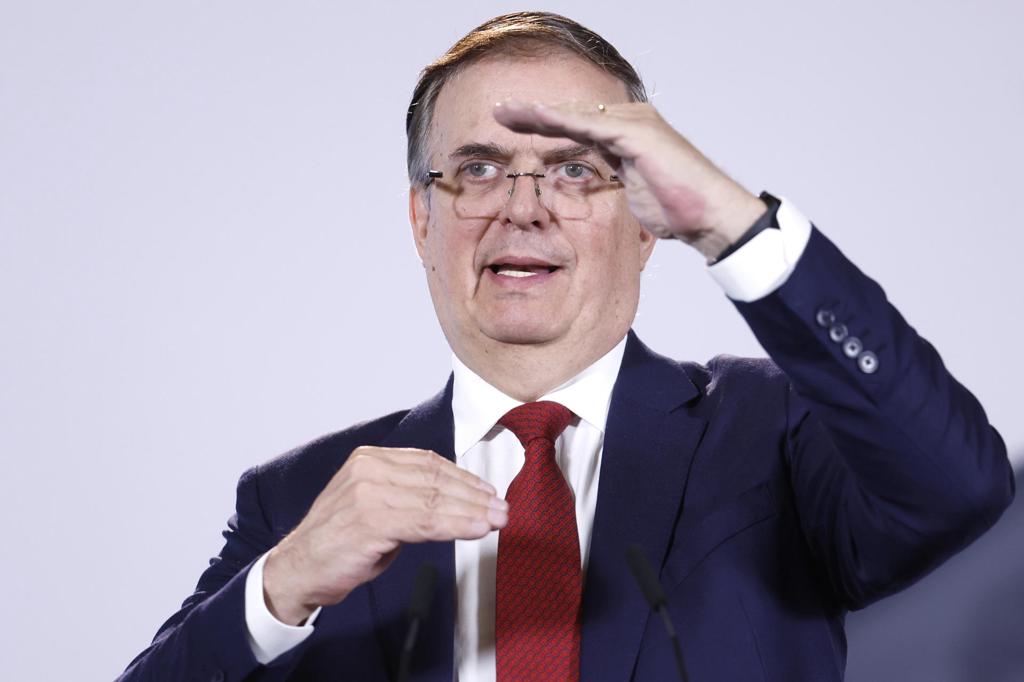 México dice estar "más cerca" de nuevos acuerdos comerciales con EE.UU.