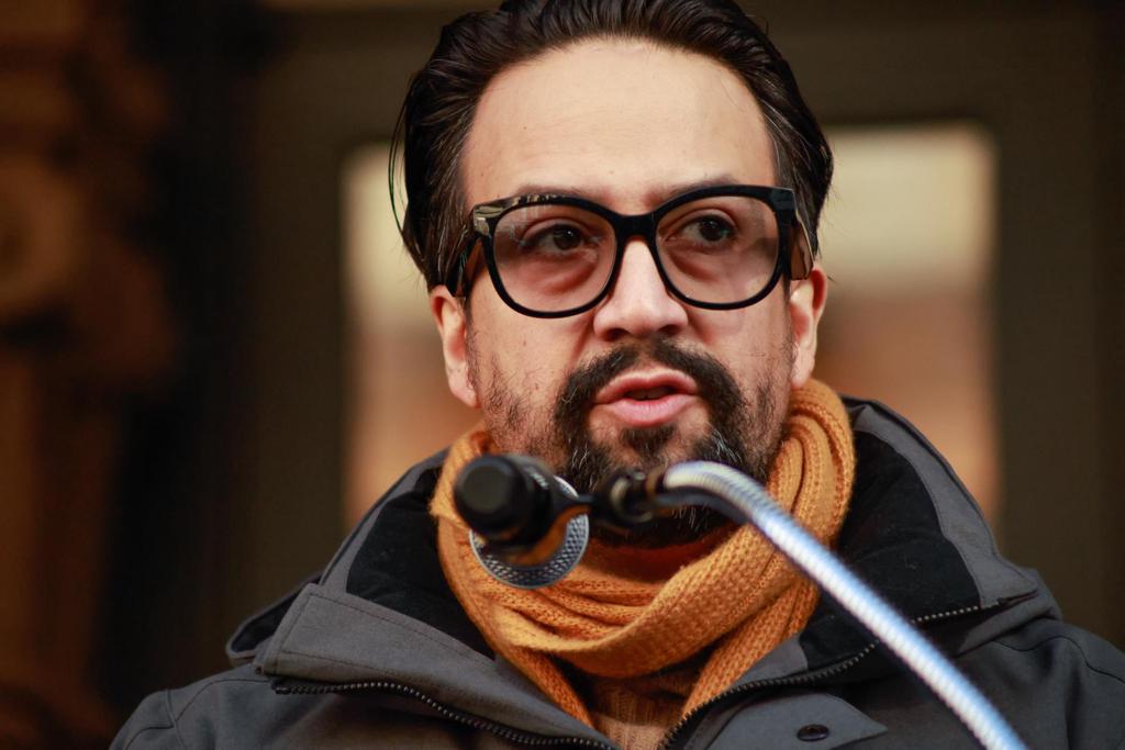 El dramaturgo Lin-Manuel Miranda llevará 'Warriors' a Broadway en 2027